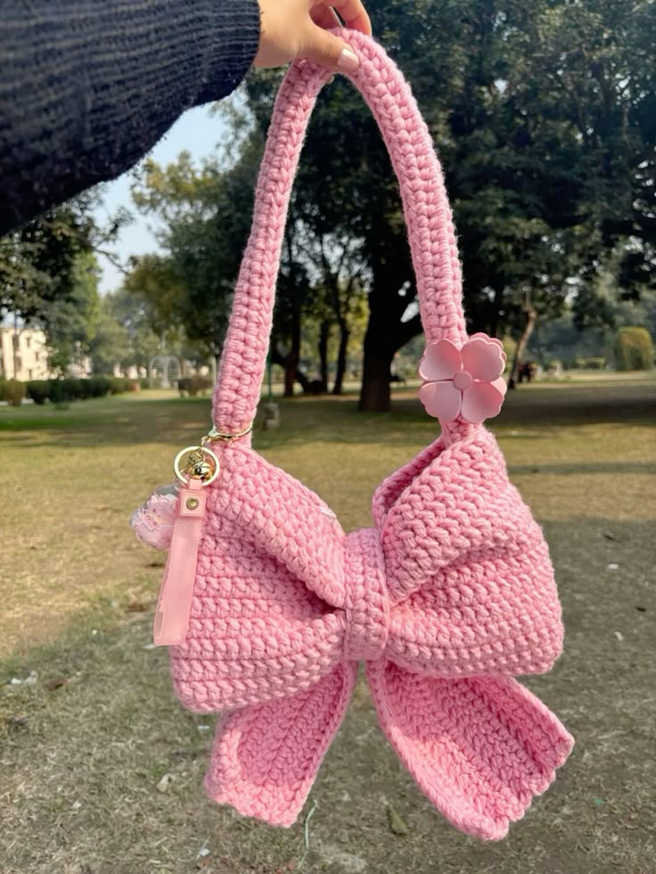 Handmade Crochet Bow Shoulder Bag for Women Style!