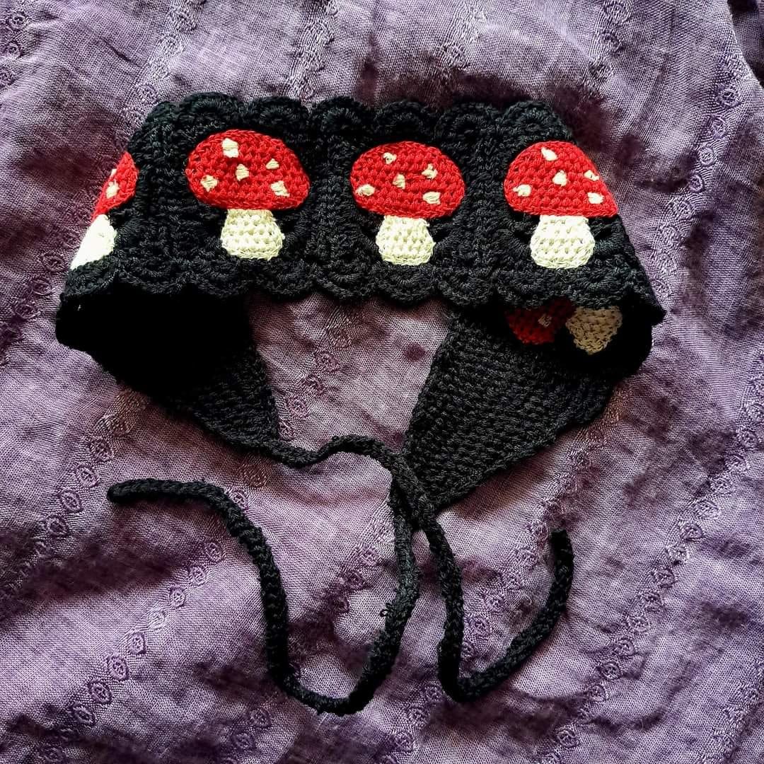 Handmade Crochet Mushroom Scallop Headband - Y2k & Cute